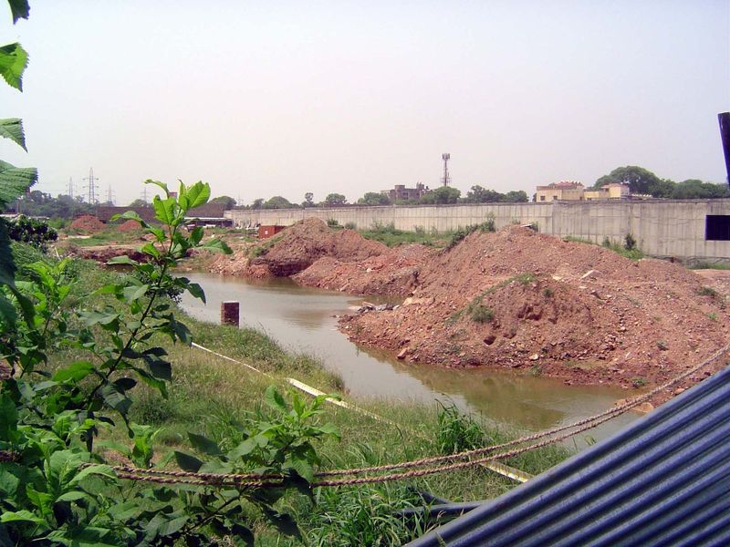 Oops! Oops! Wrong turn. We don't want the construction site.
