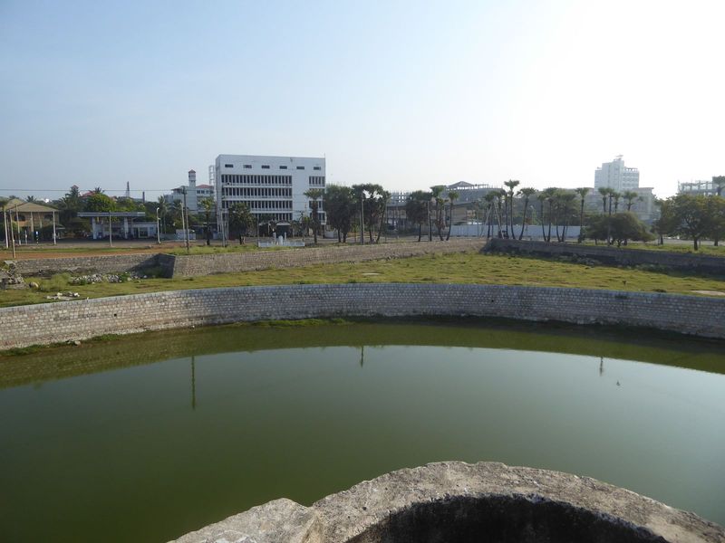 We're still on the waterfront but now almost a mile to the north of the fish market and standing on one of the five bastions of the star-sha