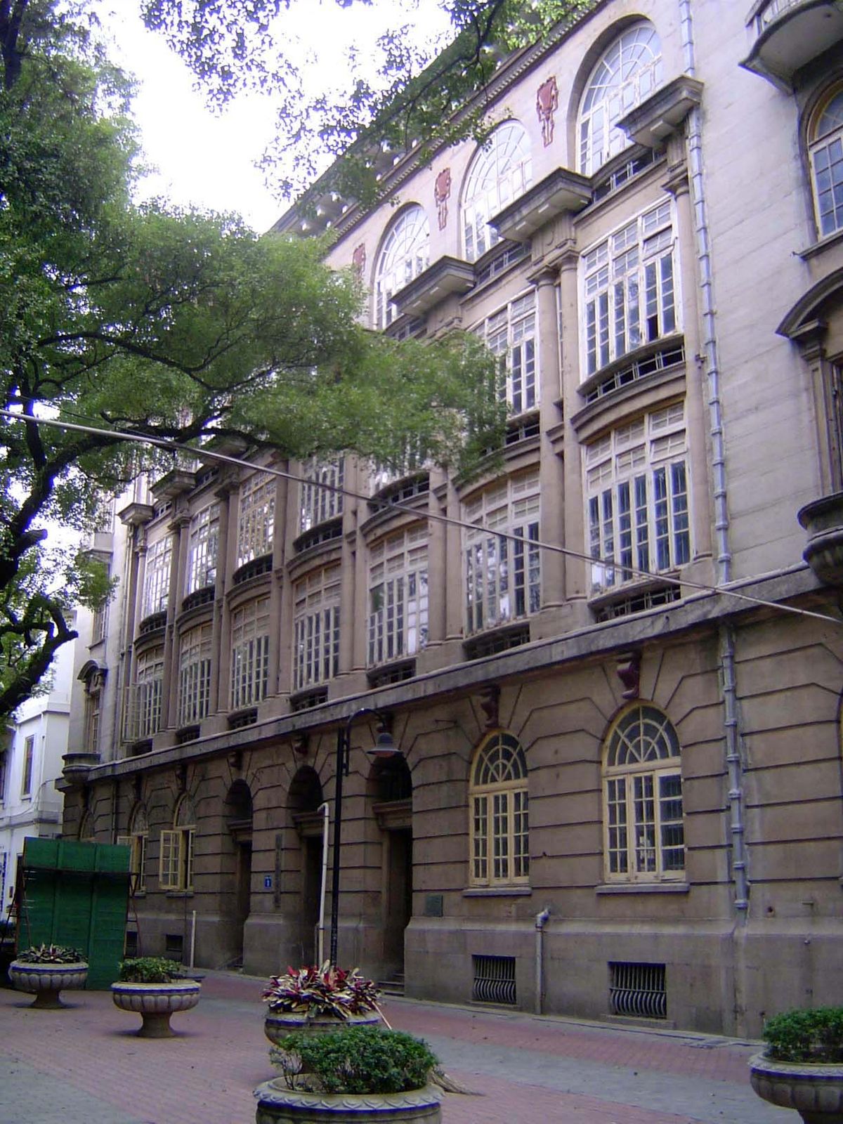 Also at the French end of the island is this building from 1899; it's one of several occupied over the years by the Banque de l'Indo-Chine.