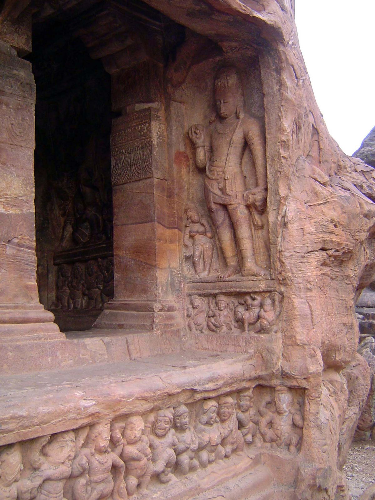 The ganas under the Dvarapala are especially acrobatic.
