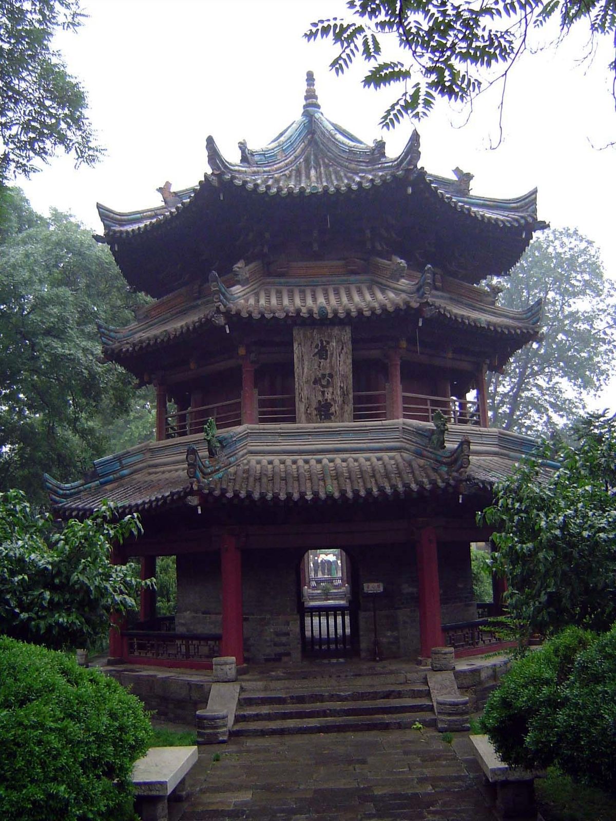 Octagonal self-examining xingxin or Bangke Tower, serving as the minaret from which the muezzin calls the faithful to prayer.