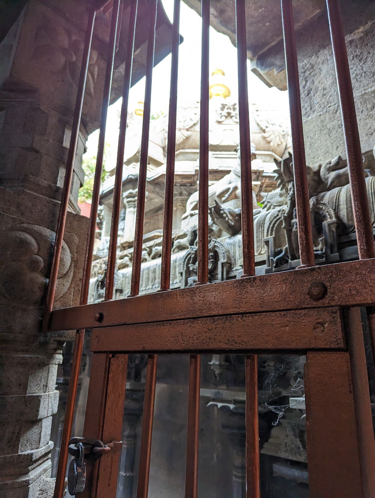 Here's the outside of the shrine whose Shiva lingam the people in that anteroom were waiting to see.