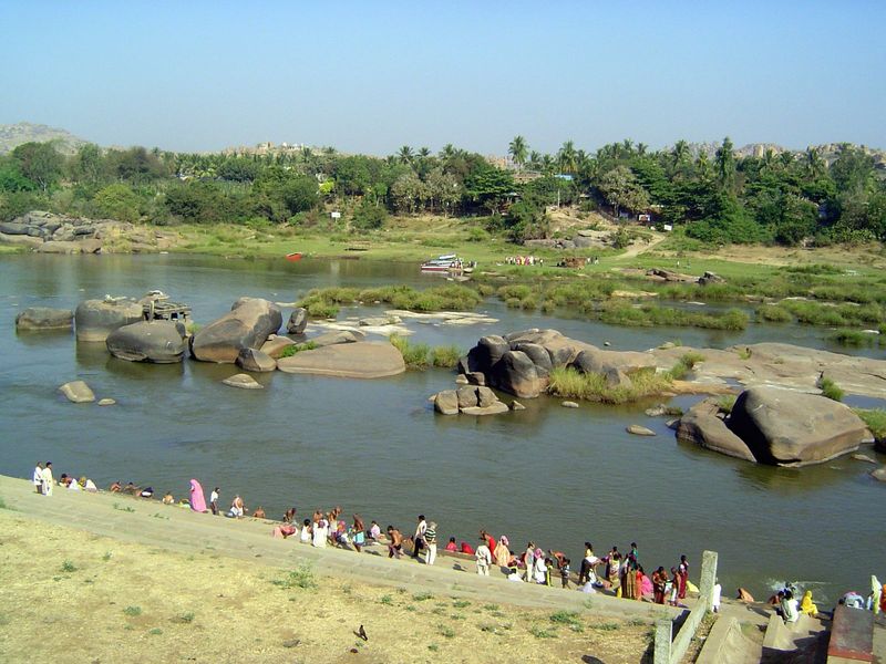 Two minute's walk to the north is the Tungabhadra and its bathing ghat. There is no bridge; just ferries. We're a couple of miles upstream f