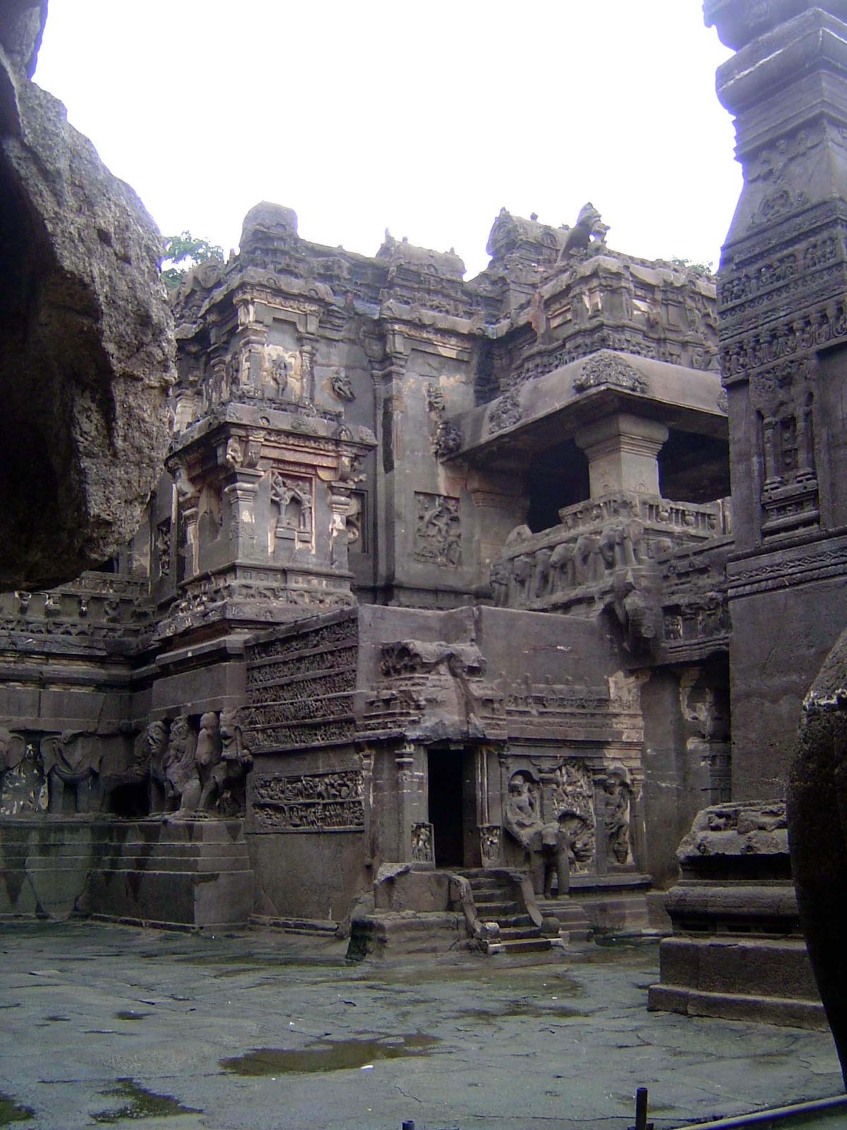 From the same chapel, we're turned to look at the heavy porch leading to the temple's sanctum. The overall shape of the temple is reminiscen