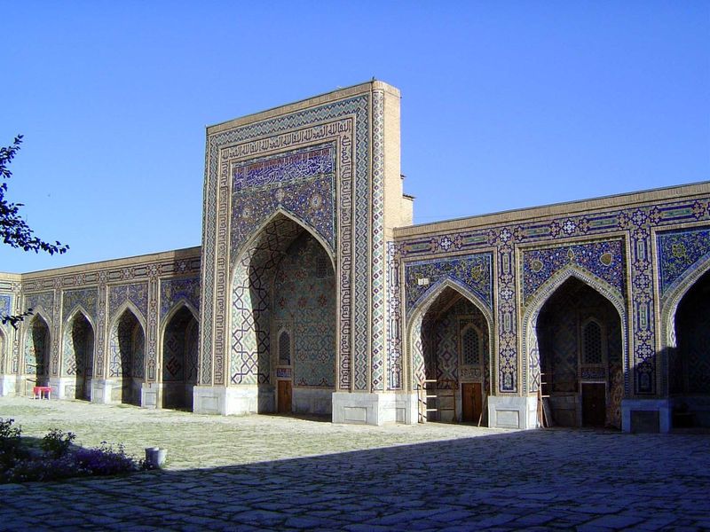 View of the single-story courtyard. This is the iwan facing the main entrance, yet it's subordinate to the Mecca-facing wall.