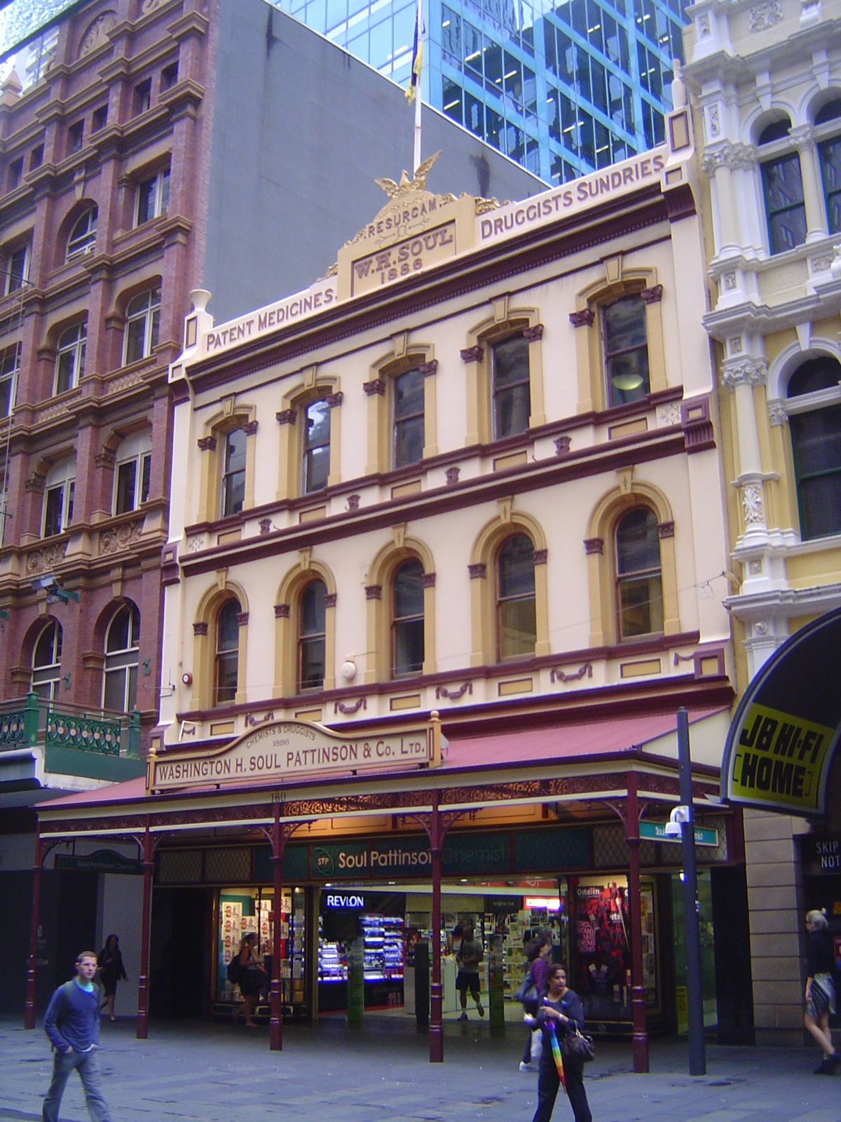 Enough gravitas. Here's the Soul Pattinson Building, built by one Washington H. Soul Pattinson to sell patent medicine. When new, in 1887, i