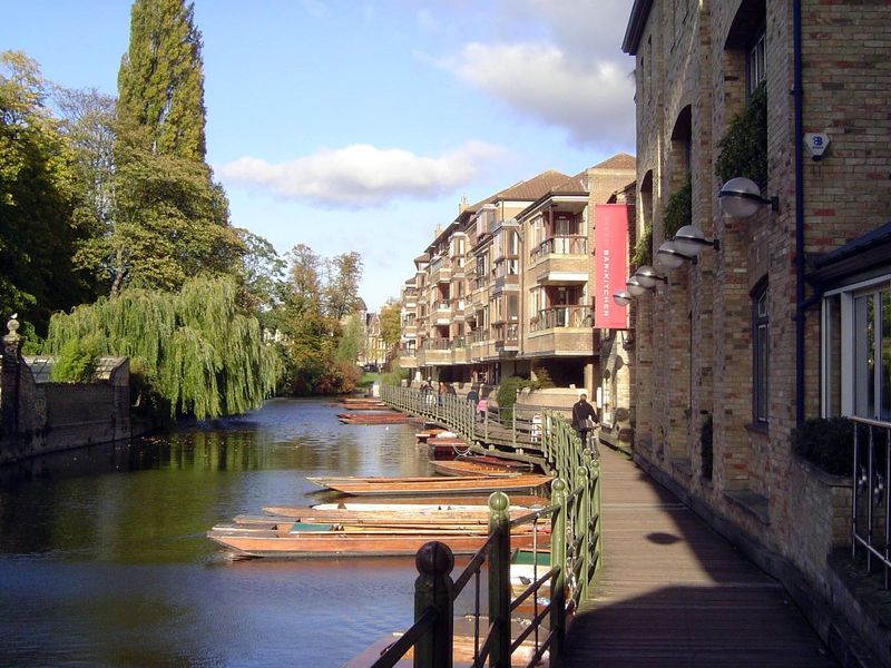 A couple of blocks farther north, the Cam at the Magdelene St. Bridge.