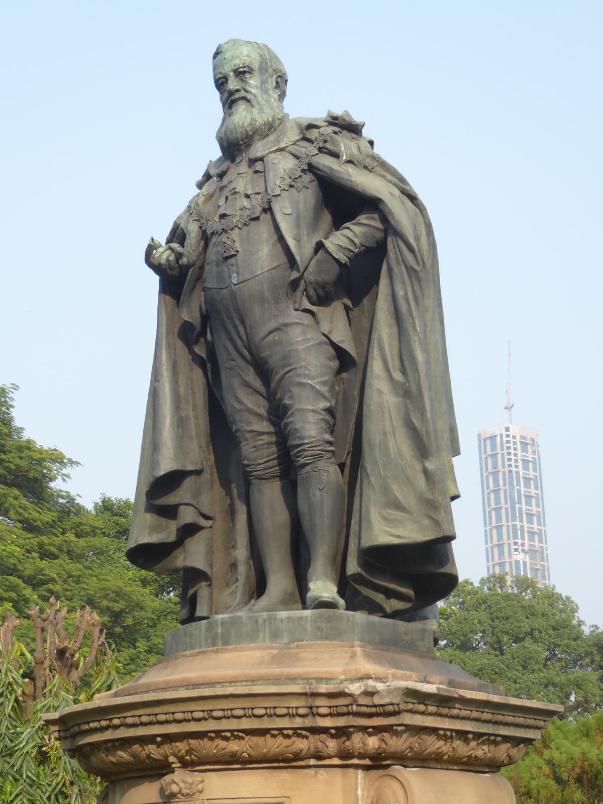 Bentinck is joined by this statue of George Robinson, alias the Earl of Ripon and viceroy in the 1880s. Popular in India, he was hated by th