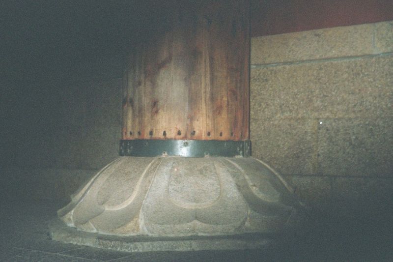 Some of the pillars have lotus footings.