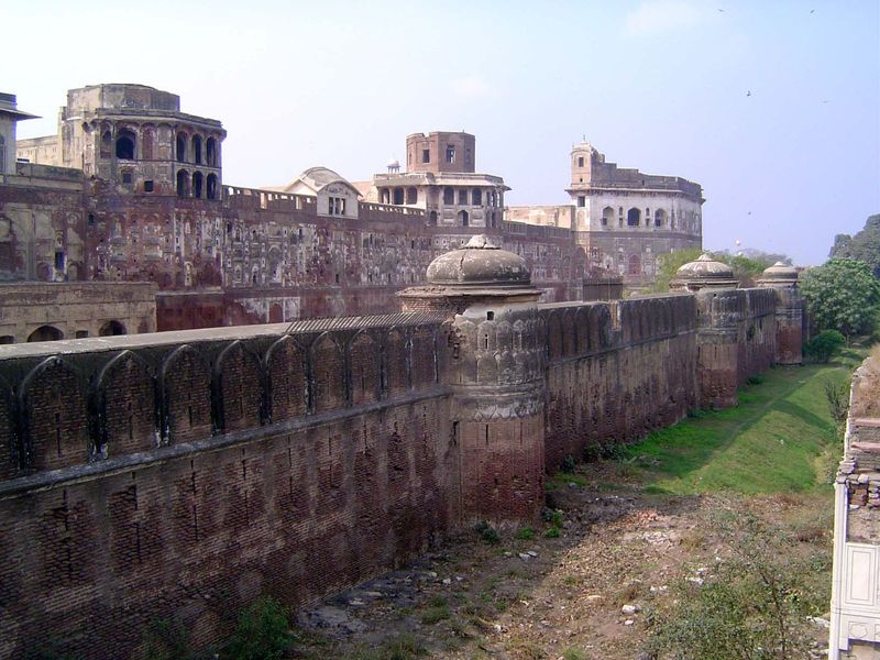 Here we've walked up that north wall and come out beyond a second wall. The various courtyards we've seen are all up there on the left.