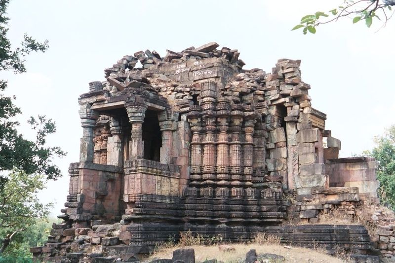 One of several fragments of the summit palace, now almost entirely in ruins.