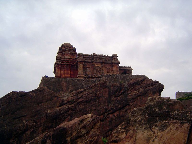 Here it is, the Malegitti Sivalaya, the Shiva shrine of the female garland maker.