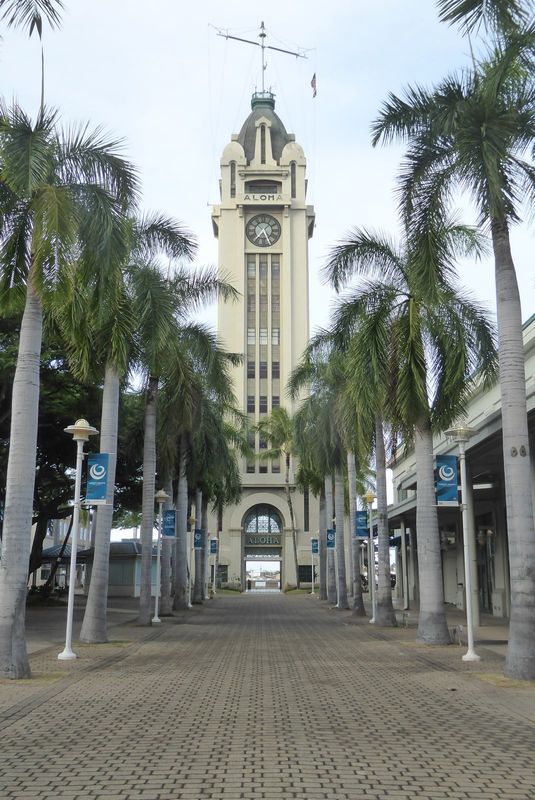 Here we are at the Aloha Tower, built in 1925 to serve as an office building and beacon as well as a landmark. The Coast Guard moved the bea