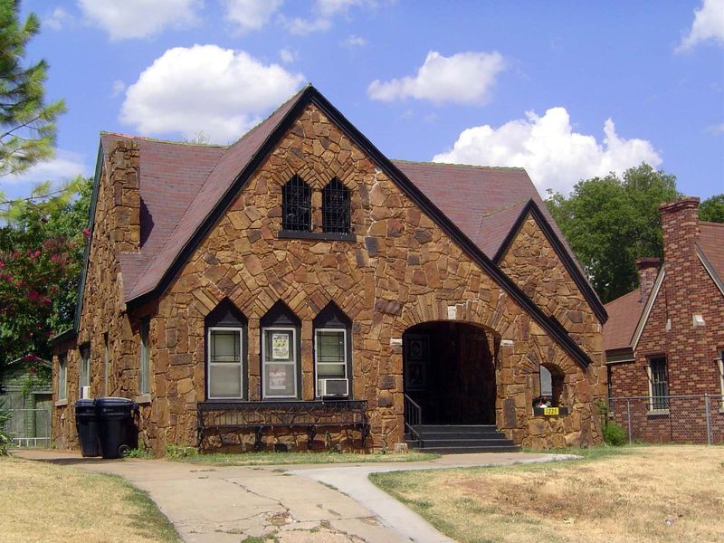 A lithic variant, built in 1930 at 1225 NE 14th.