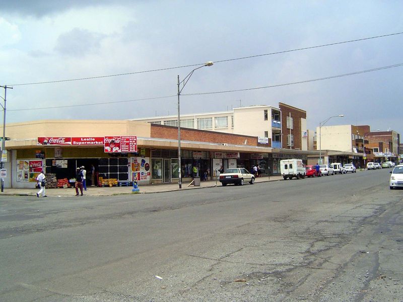 Supermarket with no parking problems.