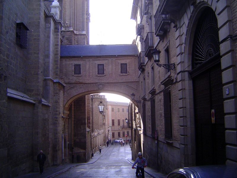 A bridge connects the cathedral to the Archbishop's palace.