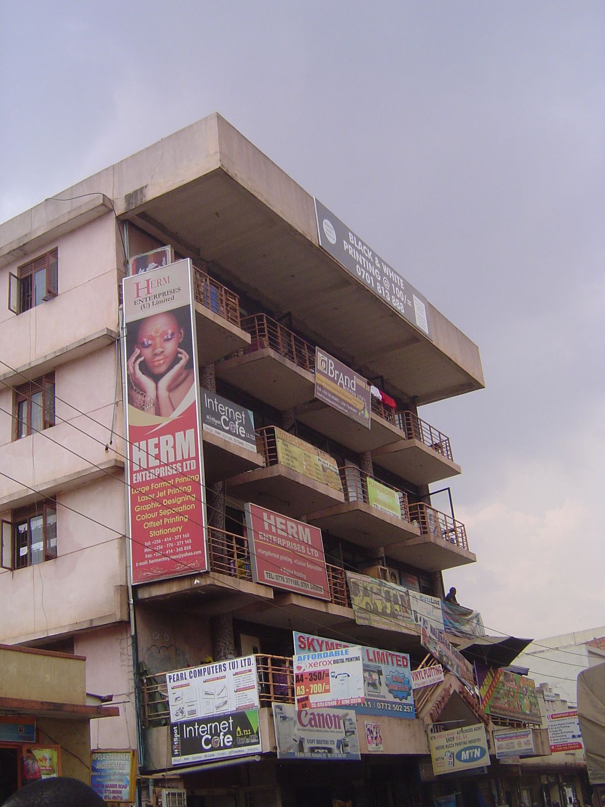 Idi Amin in 1972 evicted the Indians who dominated the economy, but he had no effect on the Indian-style of signposting, here still in class