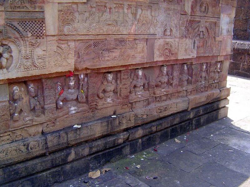 The exterior of the porch is also lined with images.