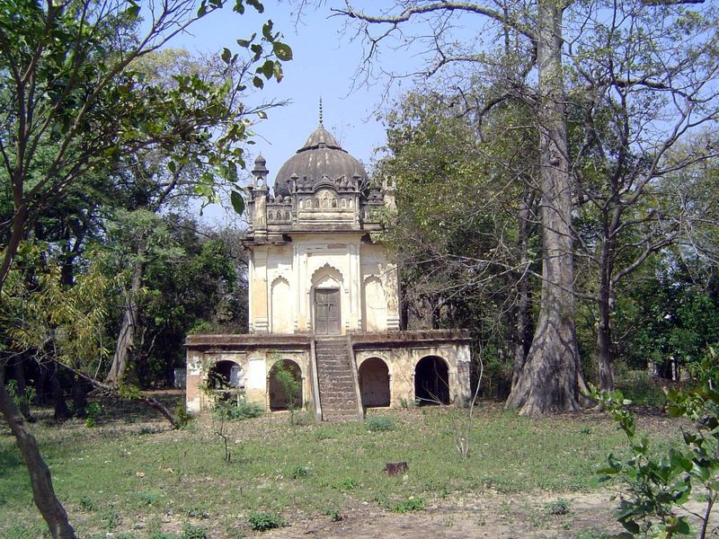 Out on the periphery of the school grounds is this tomb of Boulone Lize, described as the favorite of Martin's seven mistresses. She was pai