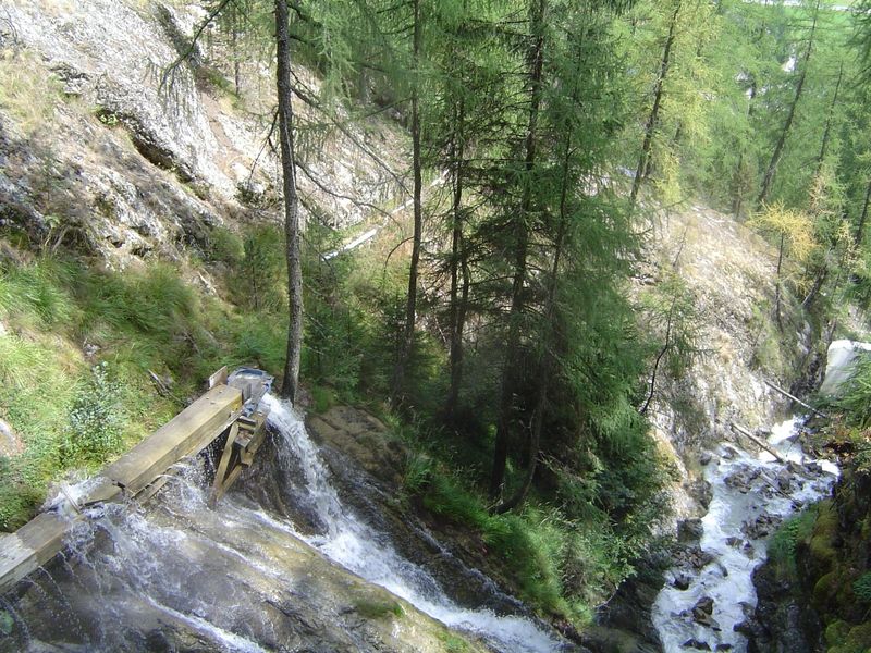 Far upstream, a diversion channel is turned off for the moment.