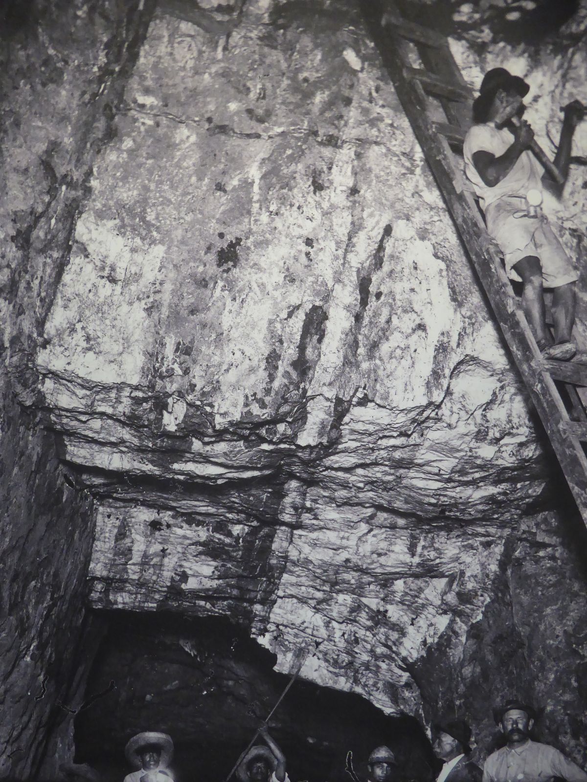 Ward describes the scary method of working the face in detail: "After each 'barretero' has undermined the portion of rock allotted to him, h
