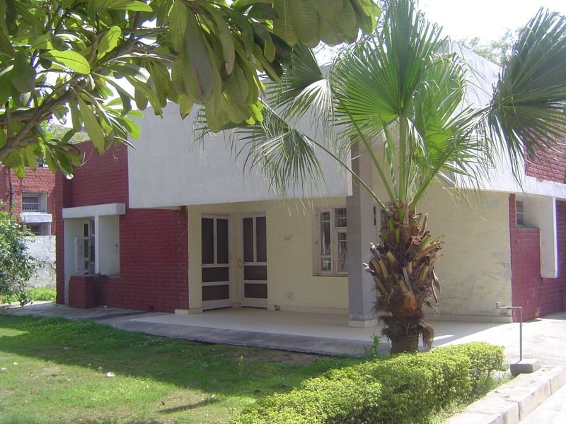 A bungalow from circa 1960, as if to prove that things don't necessarily get better with the passage of time.