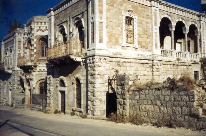 About 1900 Bethlehemites with money began moving to "villas" outside the town. Here's one, up the hill and in the neighboring town of Beit J