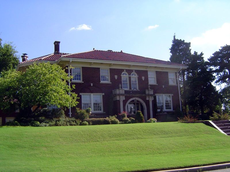 A third house from 1928. At 600 NE 17th, it sold in 2003 for $375,000 and two years later for $470,000.