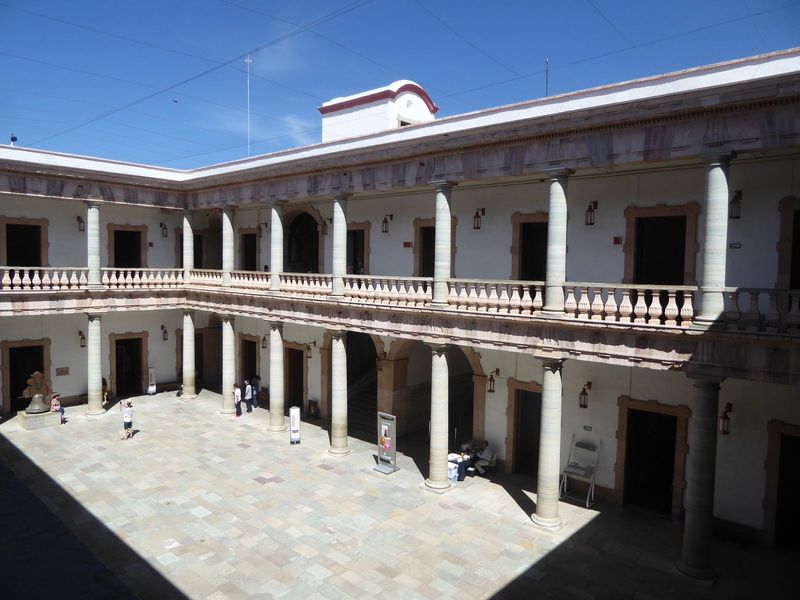 The original plans of the granary were the work of Jos  Alejandro Dur n y Villase or, the city's public-works director. Dozens of store room