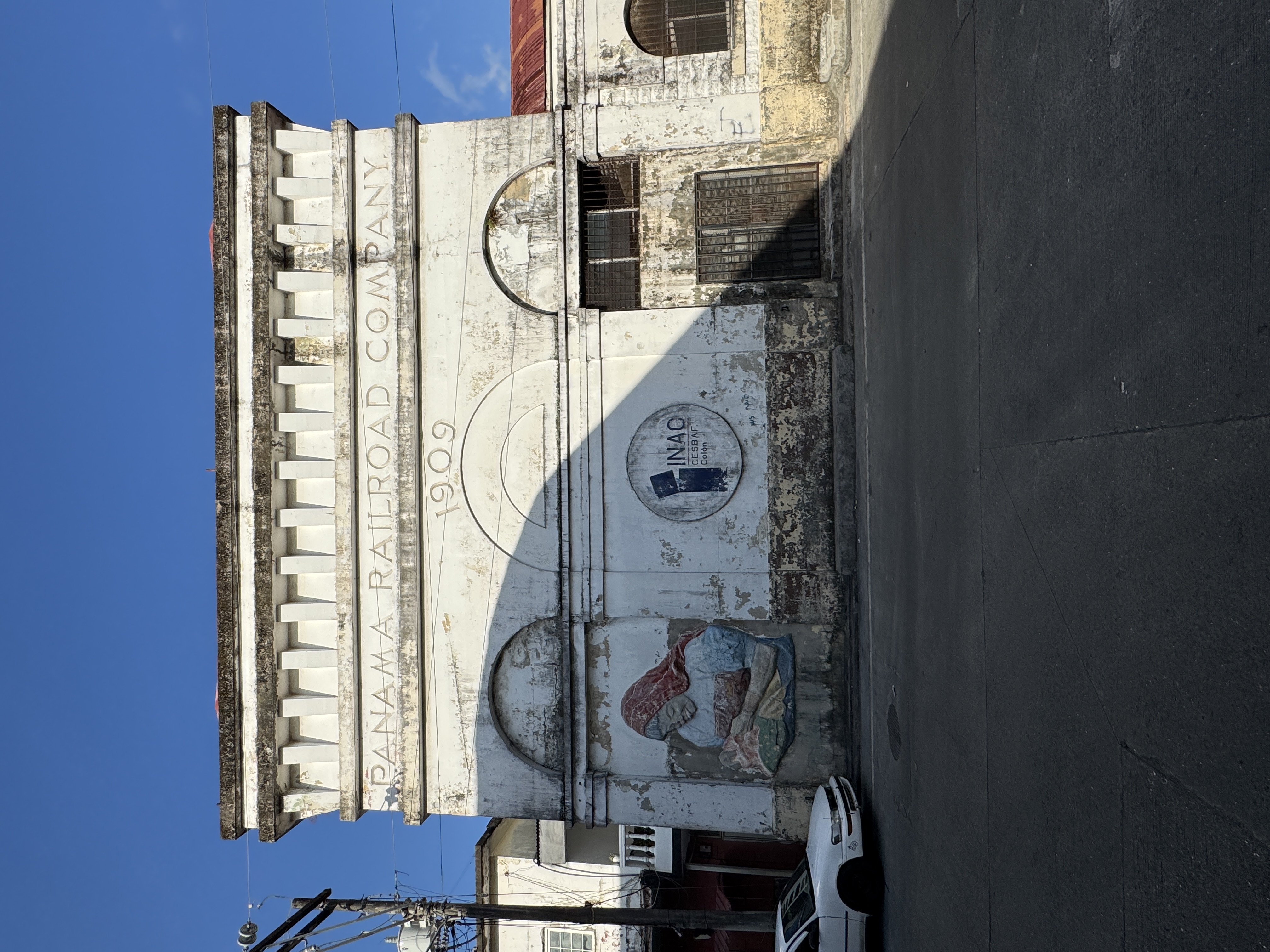 Here's the station in 2025, minus its dome.  The building is now the Col n home of Panama's national institute of culture, INAC.
