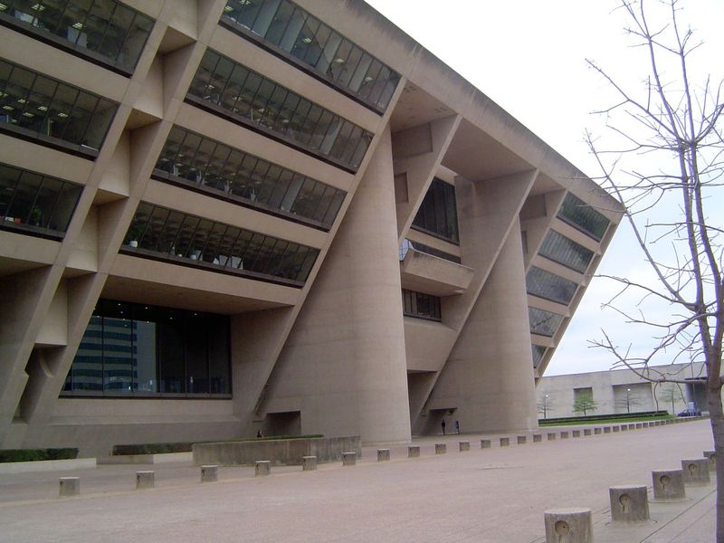 The intimidating City Hall, designed by no less than I.M. Pei and opened in 1978.