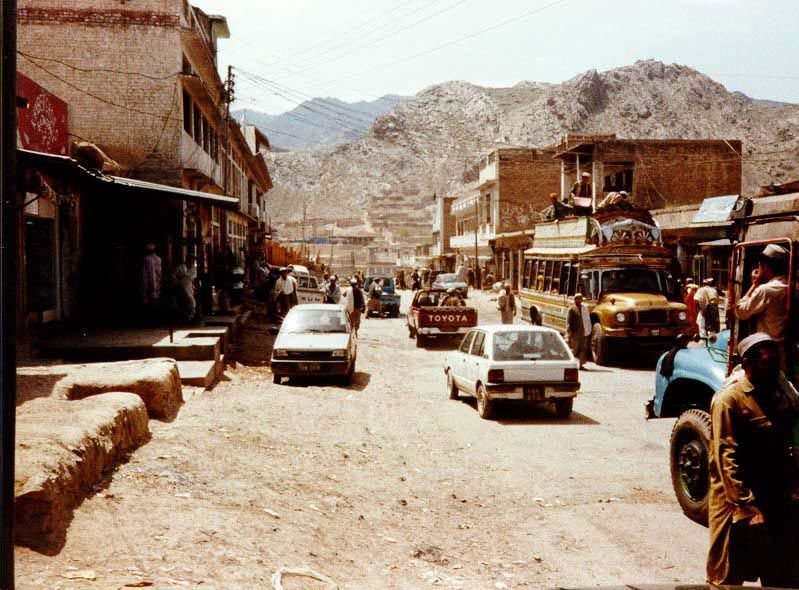 The town of Landi Kotal is close to the border.