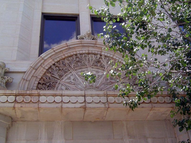 It has nice detailing—no surprise since it, too, was the work of William Wells.