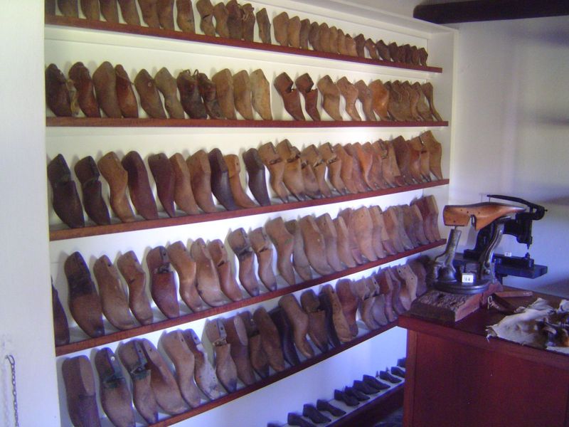 Cobbler's lasts.
