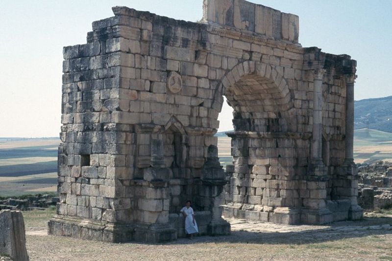 The triumphal arch.