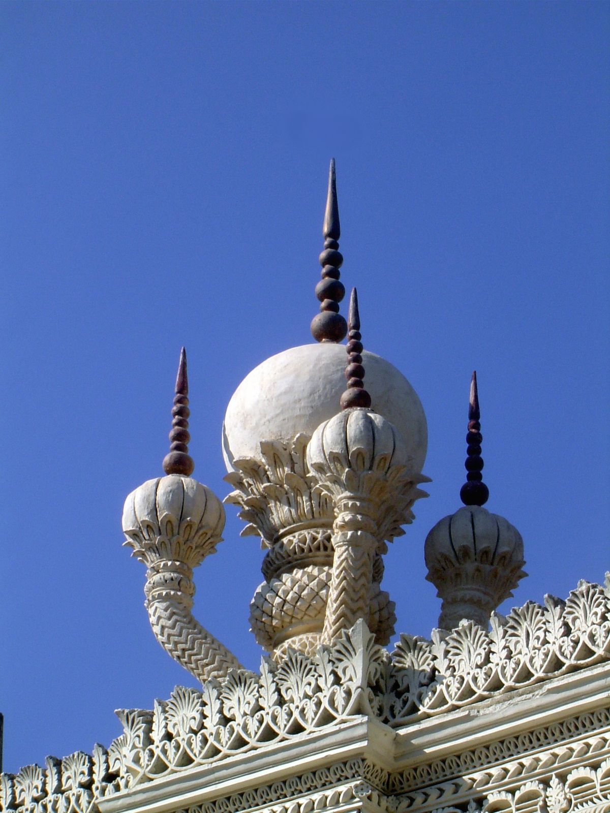 Here's a close-up of those so-called Grecian horns.
