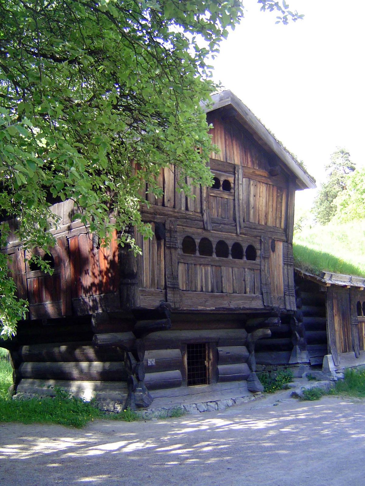 Another loft from 1650-1700. It's unusual to have three stories.