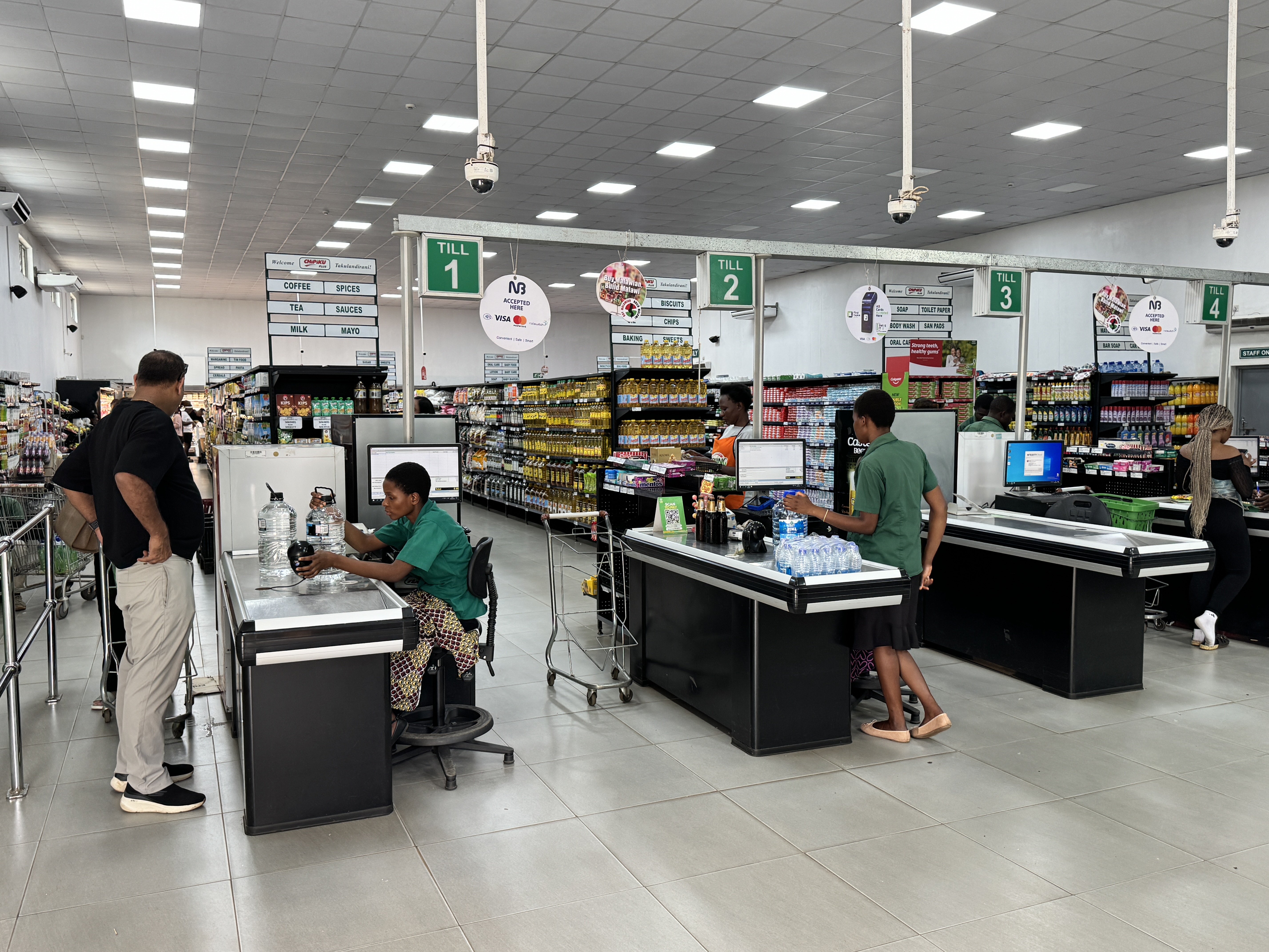 So is the much newer Chipiku Plus supermarket.