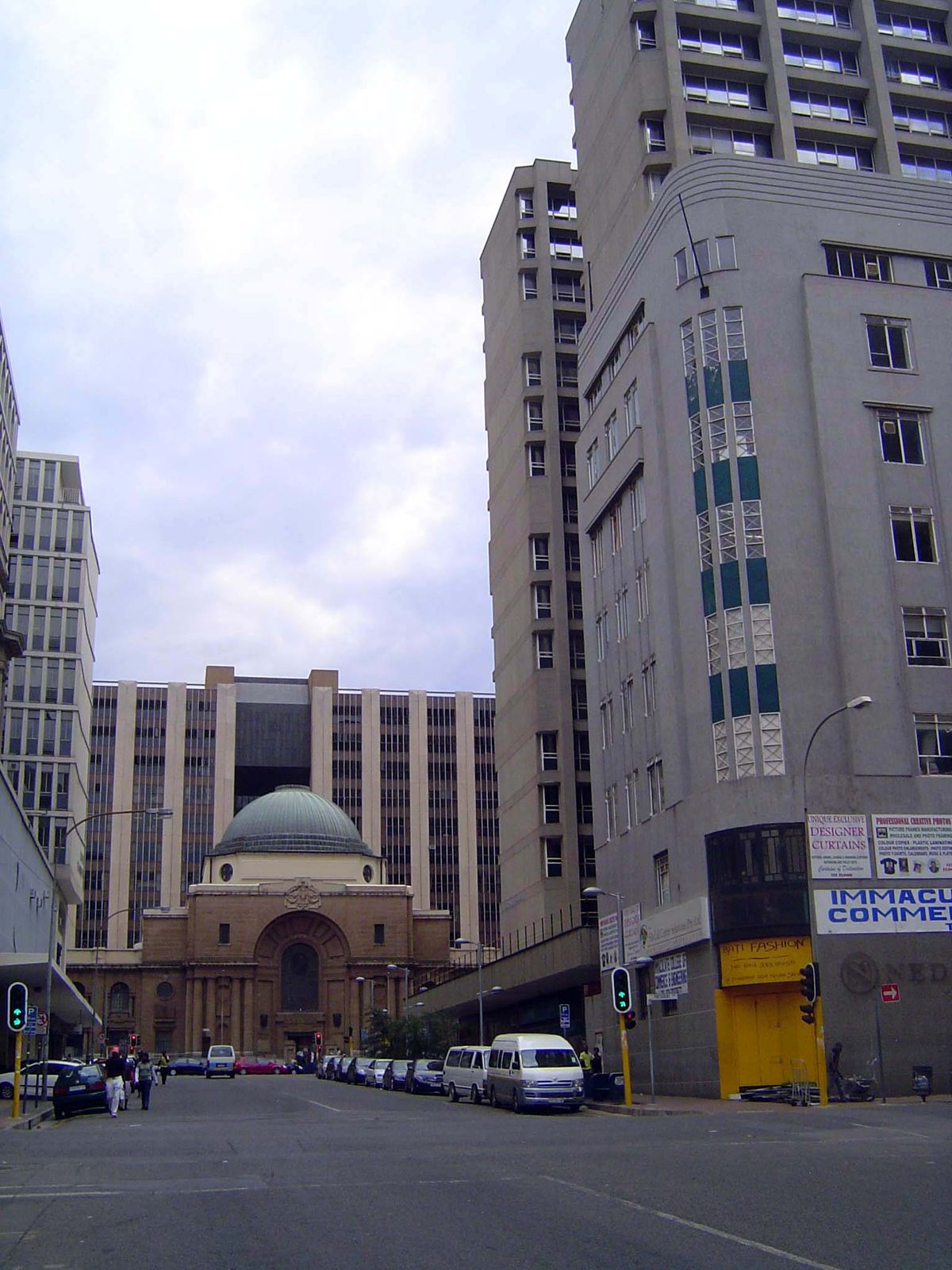 Whatever impression it made when new has been fairly obliterated by unbelievably tedious later buildings.