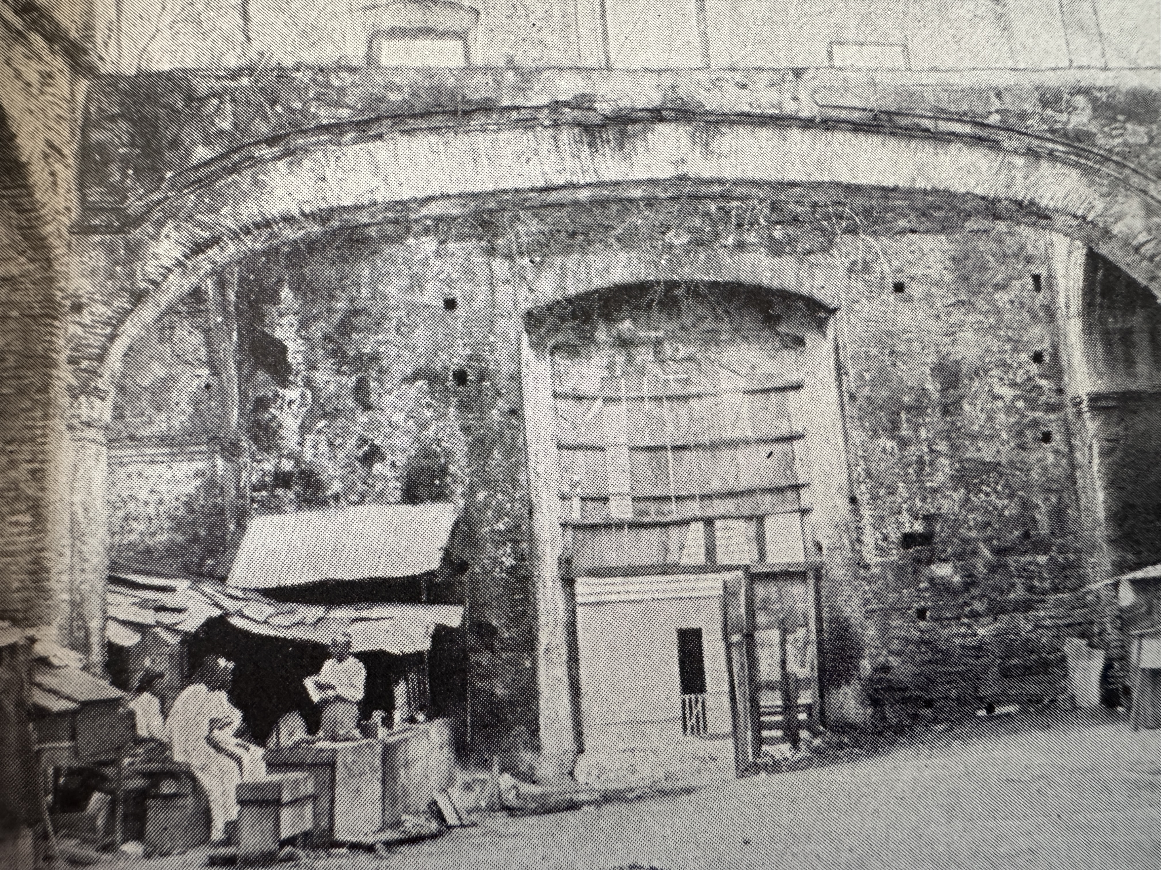 Here's the same arch as it appeared about 1913, when it was part of someone's home.  Joseph Bucklin Bishop, The Panama Gateway, 1913, p. 20.