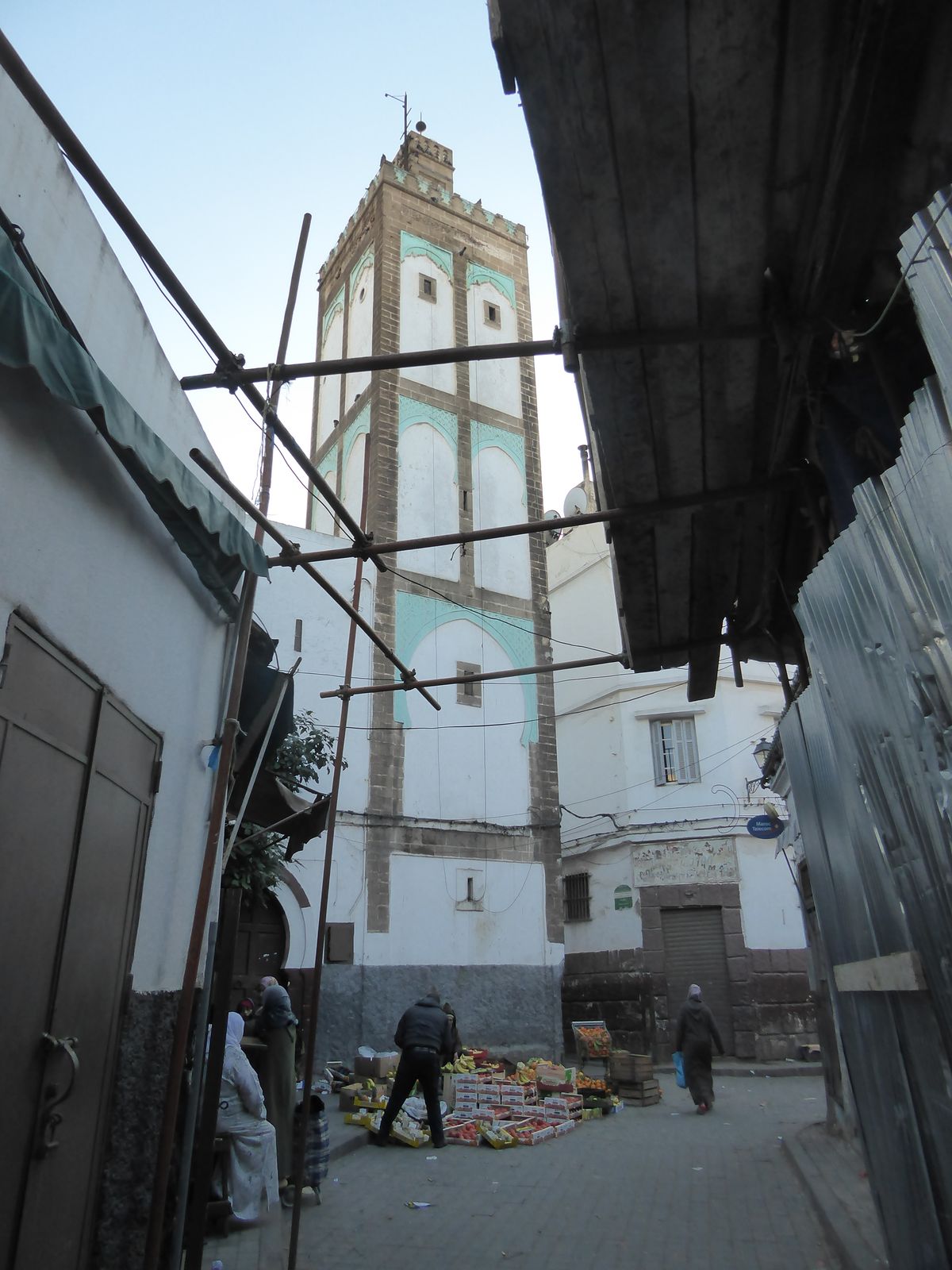 Here's the Chleuh Mosque, which gives the street here its name. Churches customarily ban commerce, but mosques welcome it. It's a good place