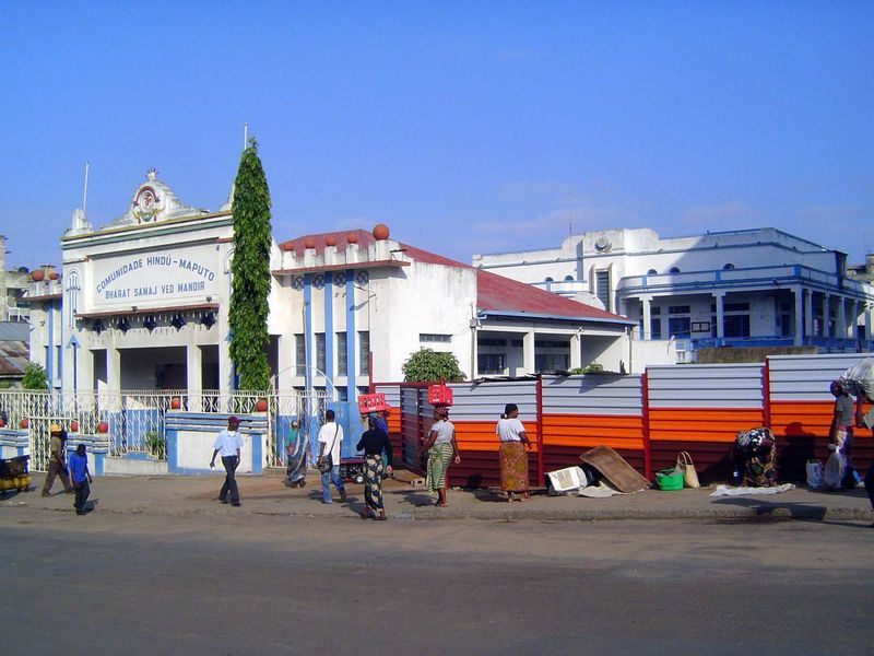 The city's early commerce was largely in the hands of Hindu merchants, by no means bound to British colonies.