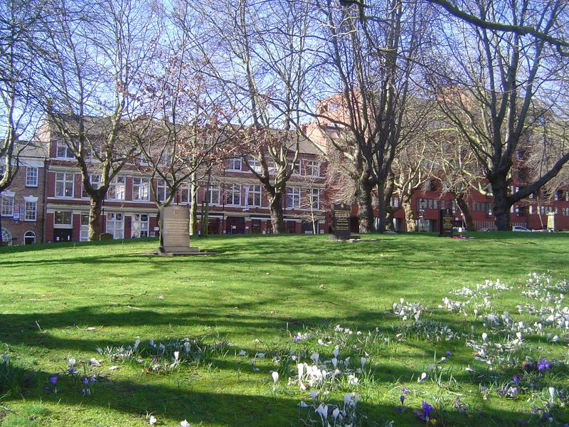 Want a breath of fresh air? Try St. Paul's Square, just a few blocks away, though you have to cross busy Queensway.