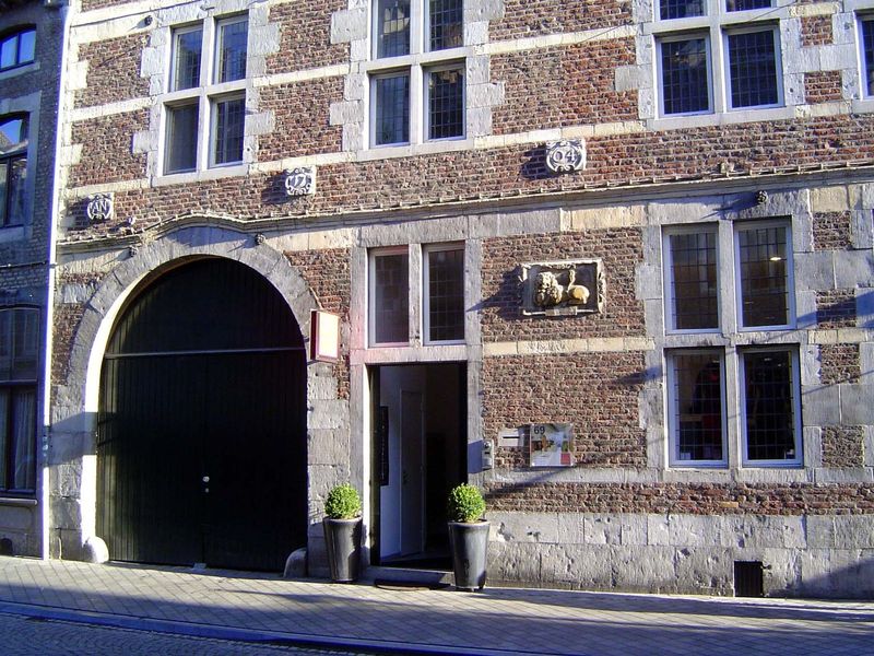 There's a neighborhood here, Wyck, which seems in keeping with historic Maastricht, but we're here for some modern town building.