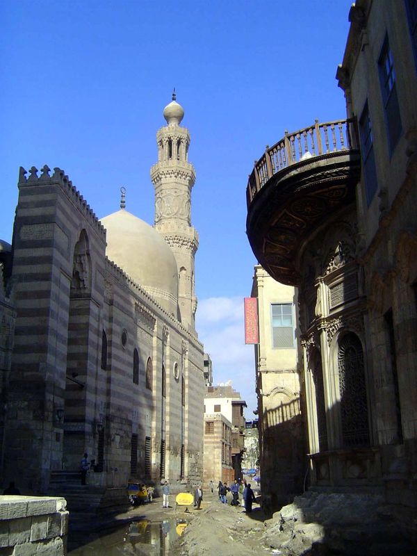 No. 402 A more distant but complete view of the Barquq facade, with its minaret. On the right is another waterpoint-school, this one the Sab