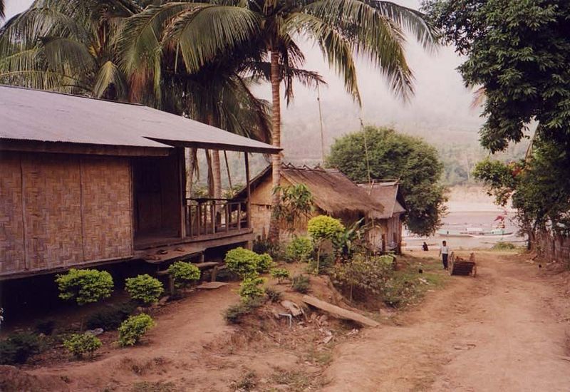 There's a village here: Muang Paktha.