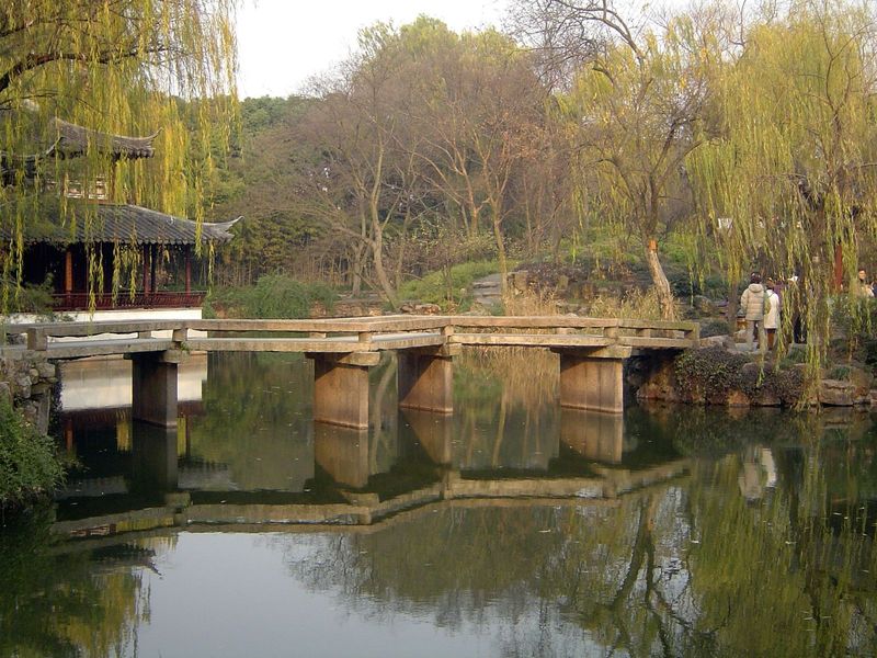 The garden was rebuilt during the Ming Dynasty but since then has been repeatedly ruined and rebuilt. The zigzag bridge is functional, not e