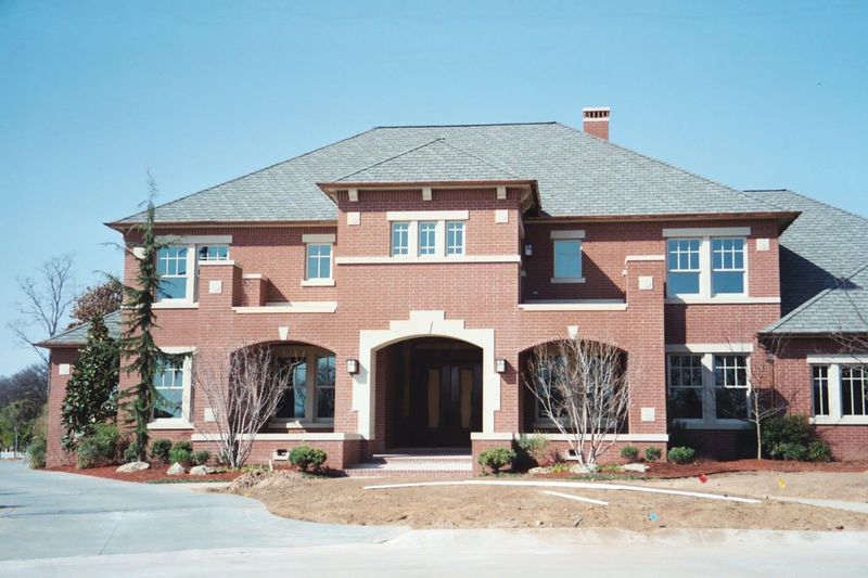Some of the homes here were nicely proportioned.