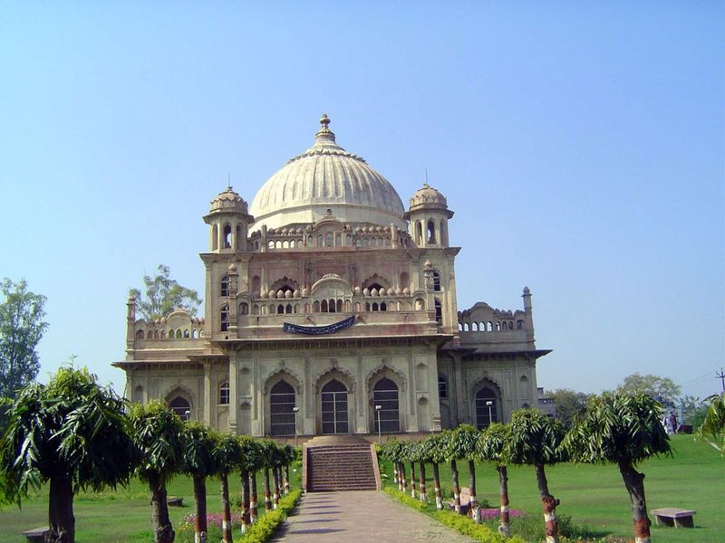 The same tomb, that of Saadat Ali Khan, seen from its far side. Saadat had lived in Calcutta and was well aware of European styles.