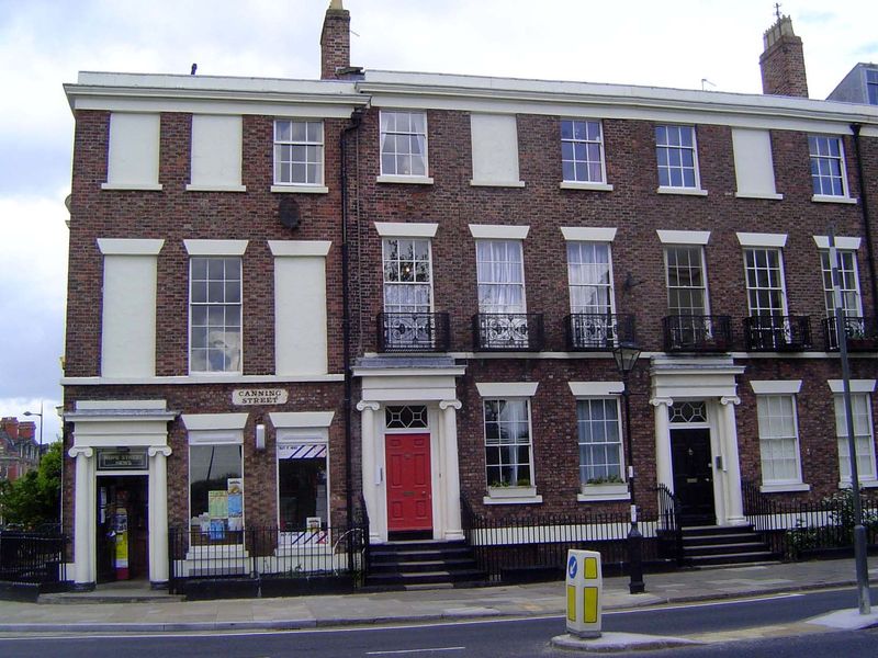 Similar 3-bay terrace housing, from the 1820s and 1830s, lines up behind the cathedral.